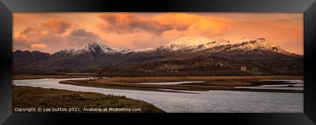 Sunset over the Moelwynion mountains. Framed Print by Lee Sutton