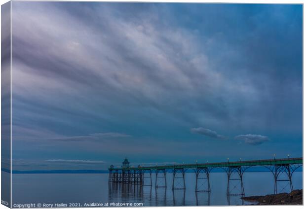 Clevedon Pier On a cloudy evening Canvas Print by Rory Hailes