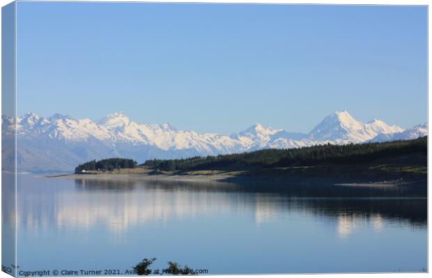 Lake Pukaki and the Southern Alps, New Zealand Canvas Print by Claire Turner