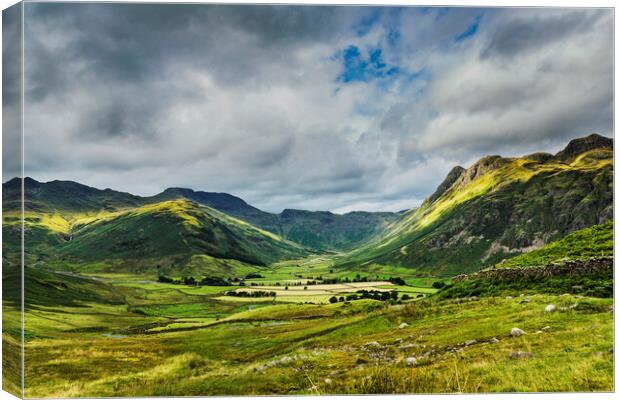 Langdale Pikes, Cumbria. UK Canvas Print by Maggie McCall