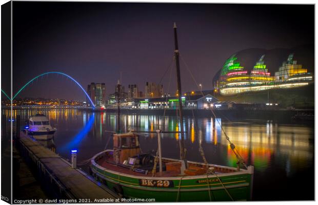 Gateshead at night.  Canvas Print by david siggens