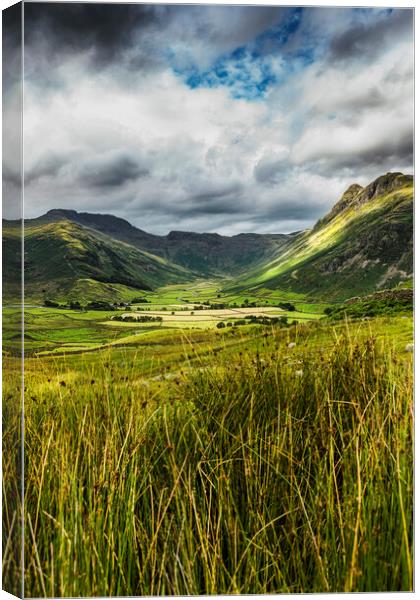 Rossette Pike and Great End, Lake district, Englan Canvas Print by Maggie McCall