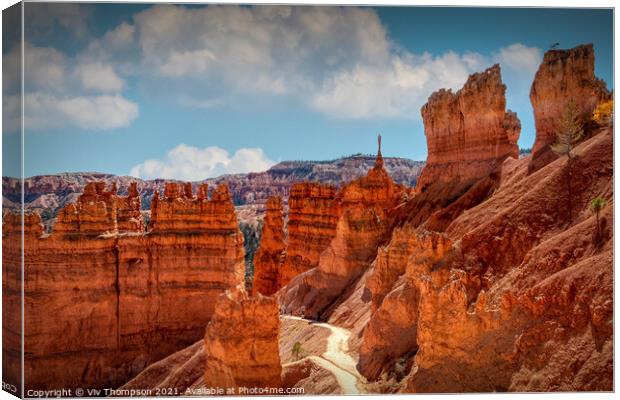 Descent into Bryce Canyon Canvas Print by Viv Thompson