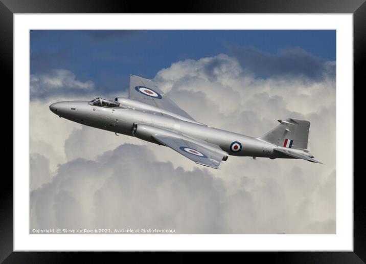 Canberra Bomber. Framed Mounted Print by Steve de Roeck