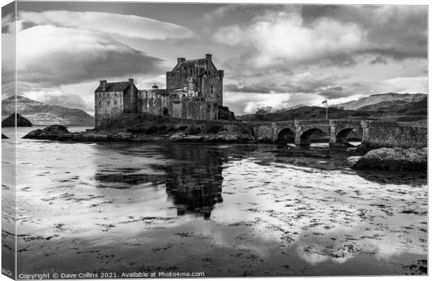 Eilean DonanEilean Donan Castle, Highlands, Scotland Canvas Print by Dave Collins