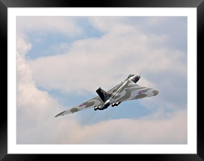 Avro Vulcan Framed Mounted Print by Robert Geldard