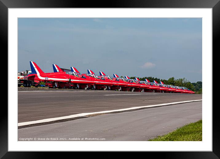 Red Arrows At Rest Framed Mounted Print by Steve de Roeck
