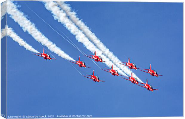 Red Arrows Formation Jets. Canvas Print by Steve de Roeck