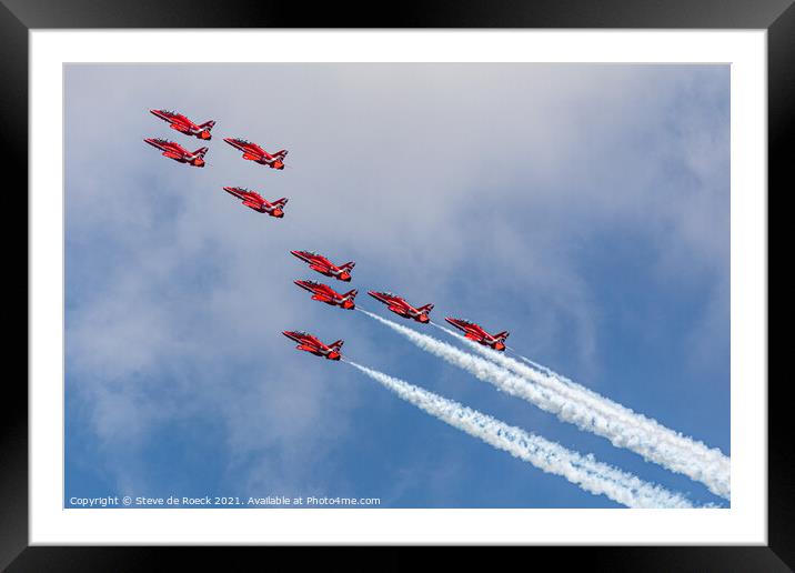Red Arrows Tight Formation With Smoke Framed Mounted Print by Steve de Roeck