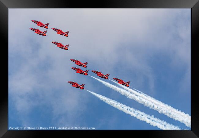Red Arrows Tight Formation With Smoke Framed Print by Steve de Roeck