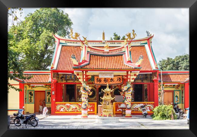 Chinese buddhist temple Framed Print by Kevin Hellon