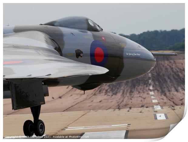 Vulcan XH558 lining up Print by Keith Campbell