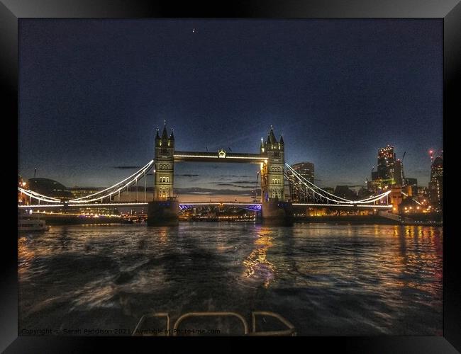London Bridge By night Framed Print by Sarah Paddison