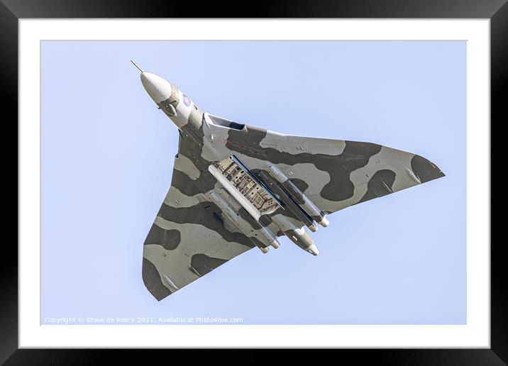 Avro Vulcan, Bomb Bays Open. Framed Mounted Print by Steve de Roeck