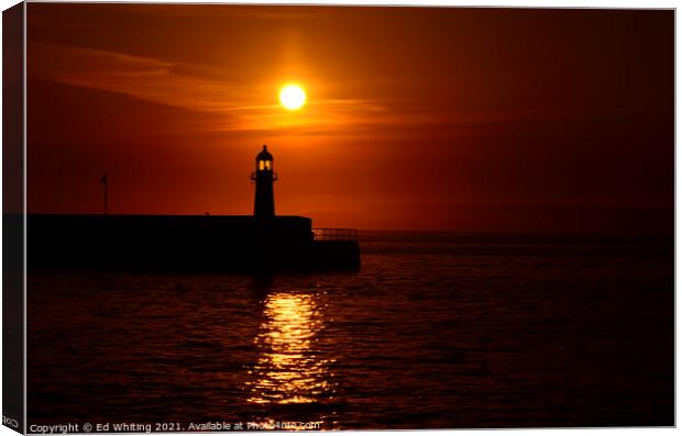 St Ives lighthouse Canvas Print by Ed Whiting
