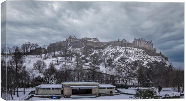 Edinburgh Castle snow Canvas Print by Steven Lennie