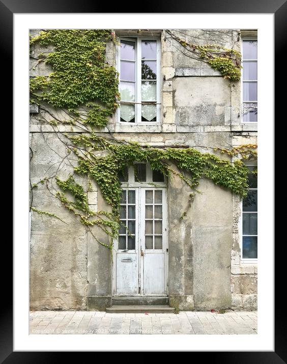 French town house, Ile De Re, France Framed Mounted Print by suzie Attaway