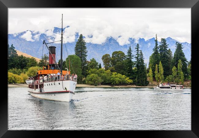 The steamship Earnslaw on Lake Wakatipu.  Framed Print by Kevin Hellon