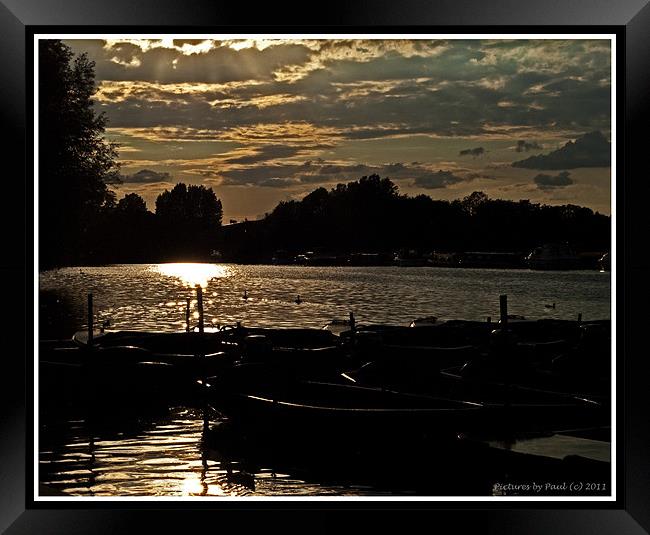 Thames Sunset Framed Print by Paul Howell