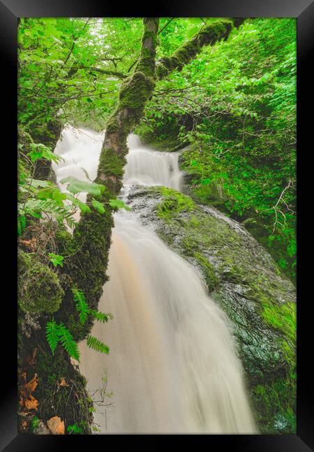 Spectacle Ee falls Framed Print by Duncan Loraine