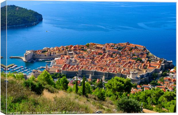 Overview of the old town of Dubrovnik, Croatia Canvas Print by Chun Ju Wu