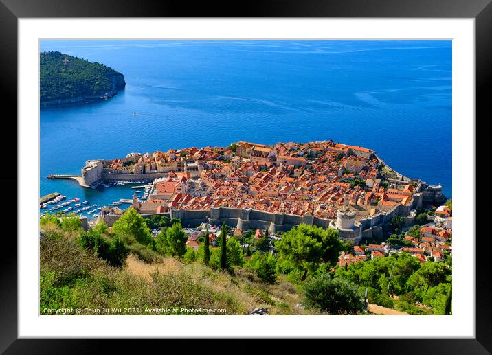 Overview of the old town of Dubrovnik, Croatia Framed Mounted Print by Chun Ju Wu