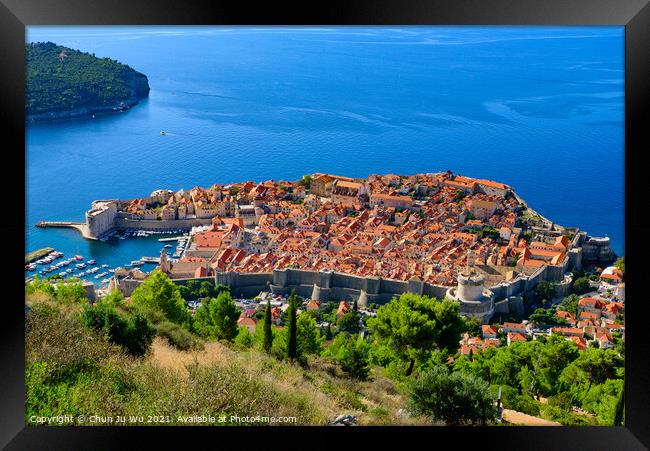 Overview of the old town of Dubrovnik, Croatia Framed Print by Chun Ju Wu