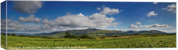 Brecon Beacons Canvas Print by Richard Pike