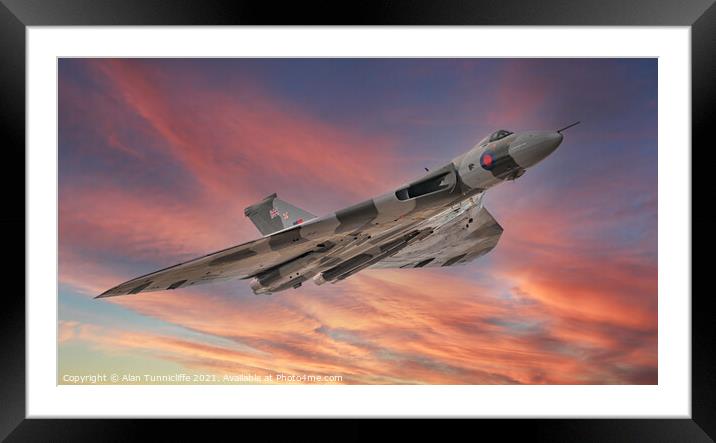 avro vulcan bomber Framed Mounted Print by Alan Tunnicliffe