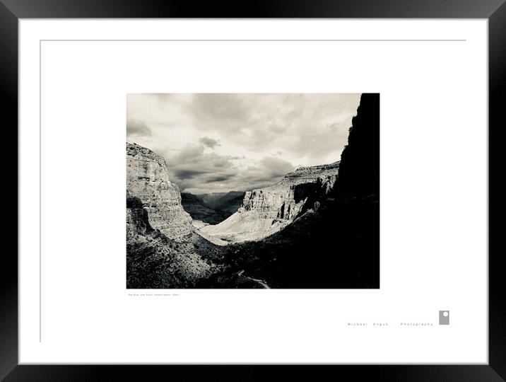 The Blue Line Trail (Grand Canyon [USA]) Framed Mounted Print by Michael Angus