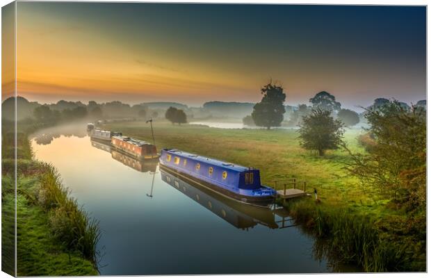 The Ashby Canal at dawn. Canvas Print by Bill Allsopp