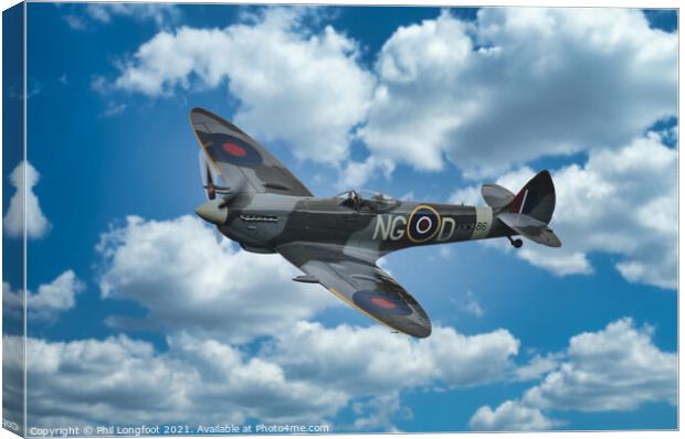Splended Spitfire  Canvas Print by Phil Longfoot