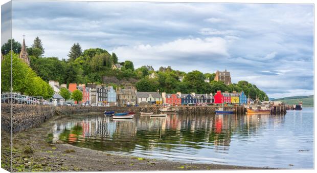 Tobermory Harbour Canvas Print by David Semmens