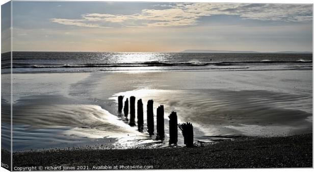 retreat 3 Canvas Print by richard jones