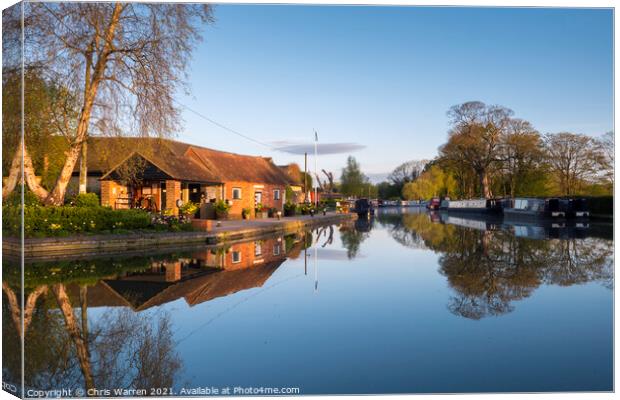 Thrupp canal basin on the Oxford Canal Oxfordshire Canvas Print by Chris Warren