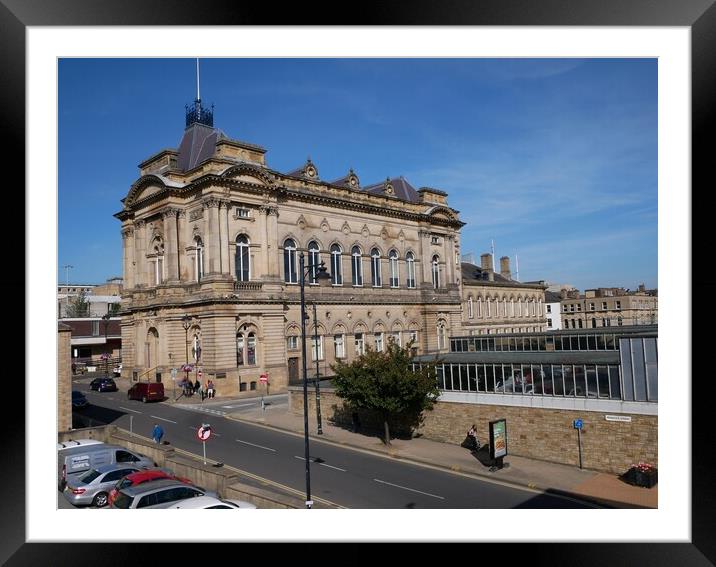 Huddersfield Town Hall Framed Mounted Print by Roy Hinchliffe