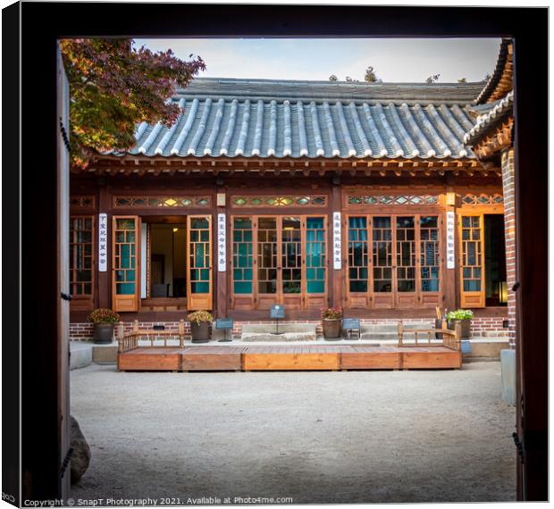 Courtyard of a museum in the Bukchon Hanok Village in Seoul, South Korea Canvas Print by SnapT Photography