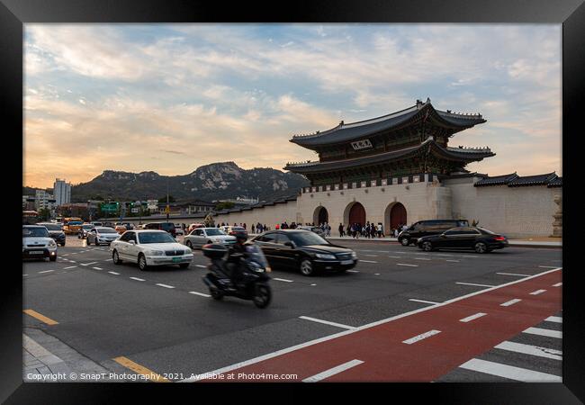 Gwanghwamun Gate at Gyeongbokgung Palace at sunset, Seoul, South Korea Framed Print by SnapT Photography
