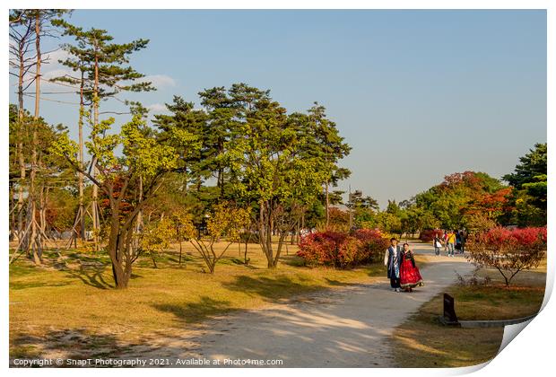 A couple in traditional Korean hanbok dress at Gyeongbokgung Palace, Seoul Print by SnapT Photography