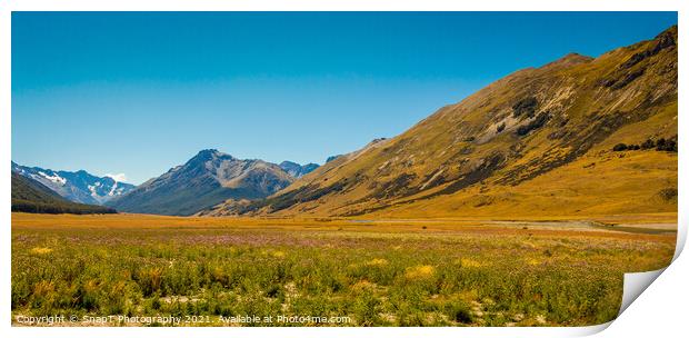 A meadow in the Ahuriri Valley, surrounded by mountains, Canterbury, New Zealand Print by SnapT Photography