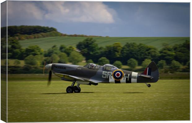 Supermarine Spitfire T.IX PV202 Canvas Print by J Biggadike