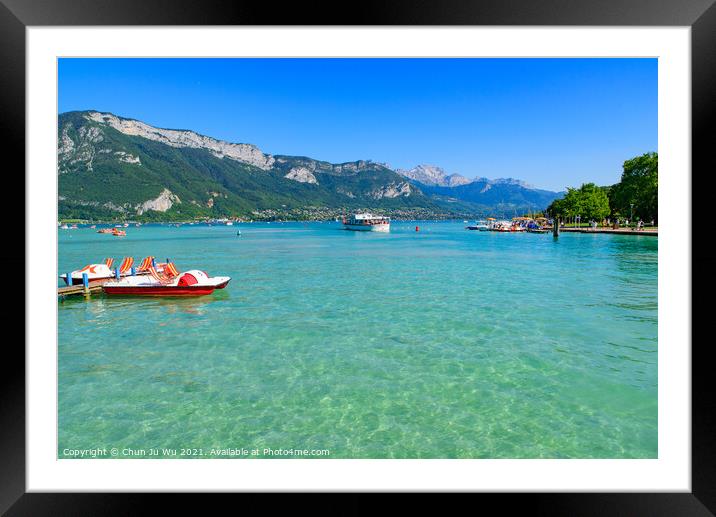 People having fun on Lake Annecy, Europe's cleanest lake, in Haute-Savoie department, France Framed Mounted Print by Chun Ju Wu