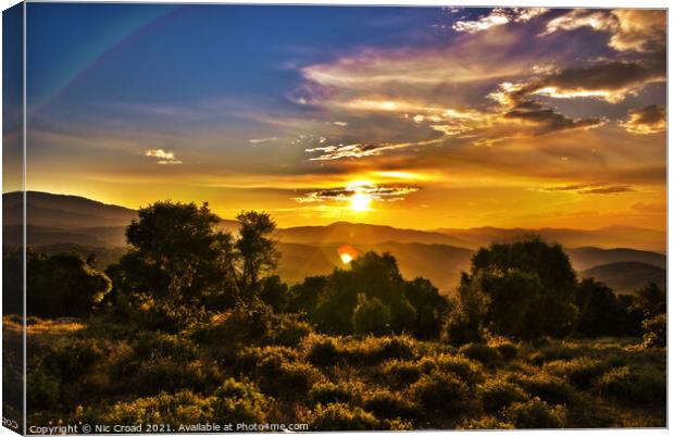 Mountain Sunset Canvas Print by Nic Croad