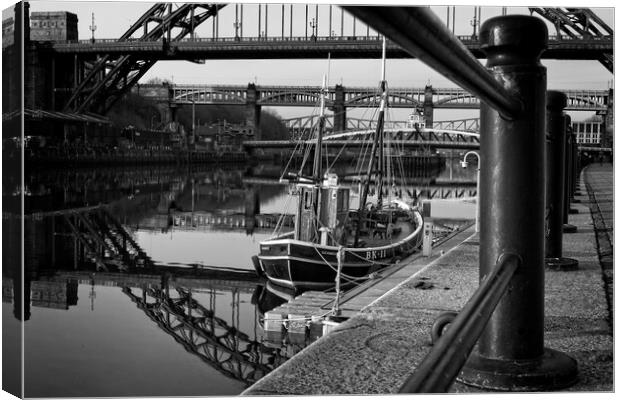 Old Lifeboat, Newcastle Canvas Print by Rob Cole