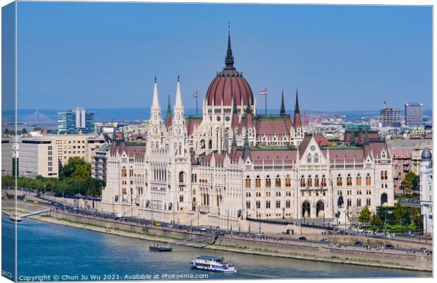 Hungarian Parliament Building on the banks of the Danube, Budapest, Hungary Canvas Print by Chun Ju Wu
