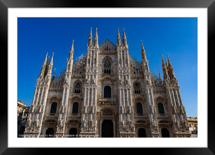 Milan Cathedral (Duomo di Milano), the cathedral church of Milan, Italy. It's the fourth largest church in the world. Framed Mounted Print by Chun Ju Wu