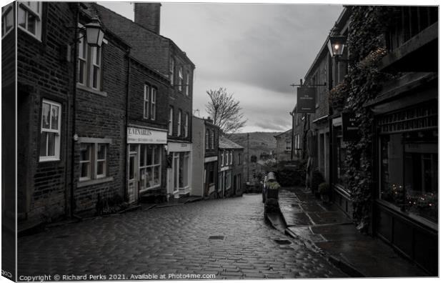 Rainy morning on the cobbles  Canvas Print by Richard Perks