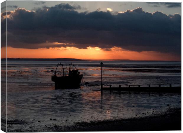Sunset at Westcliff on sea, Essex, UK. Canvas Print by Peter Bolton