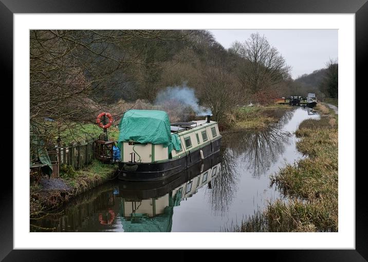 Canal narrow boat Framed Mounted Print by Roy Hinchliffe