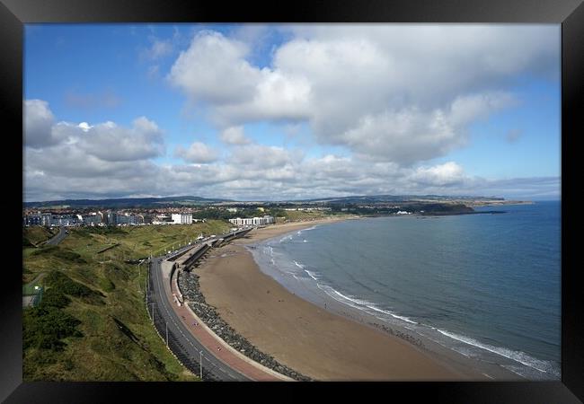 Scarborough North bay Framed Print by Roy Hinchliffe